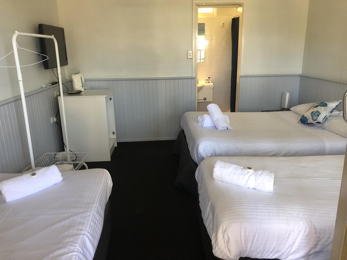 Motel Squid's Ink